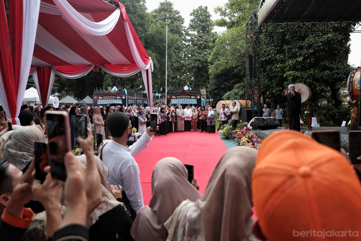 7.Santunan dan Safari Ramadan Hani Pramono