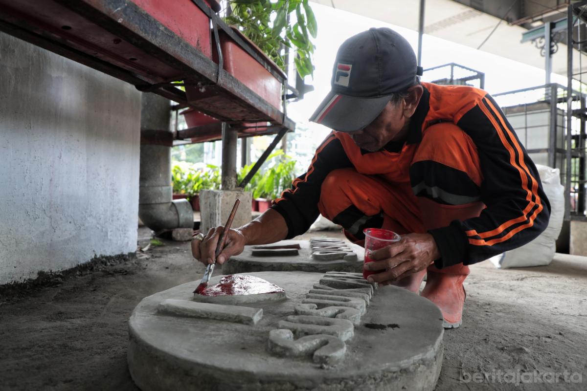4.PPSU Susukan Percantik Kolong Flyover Pasar Rebo