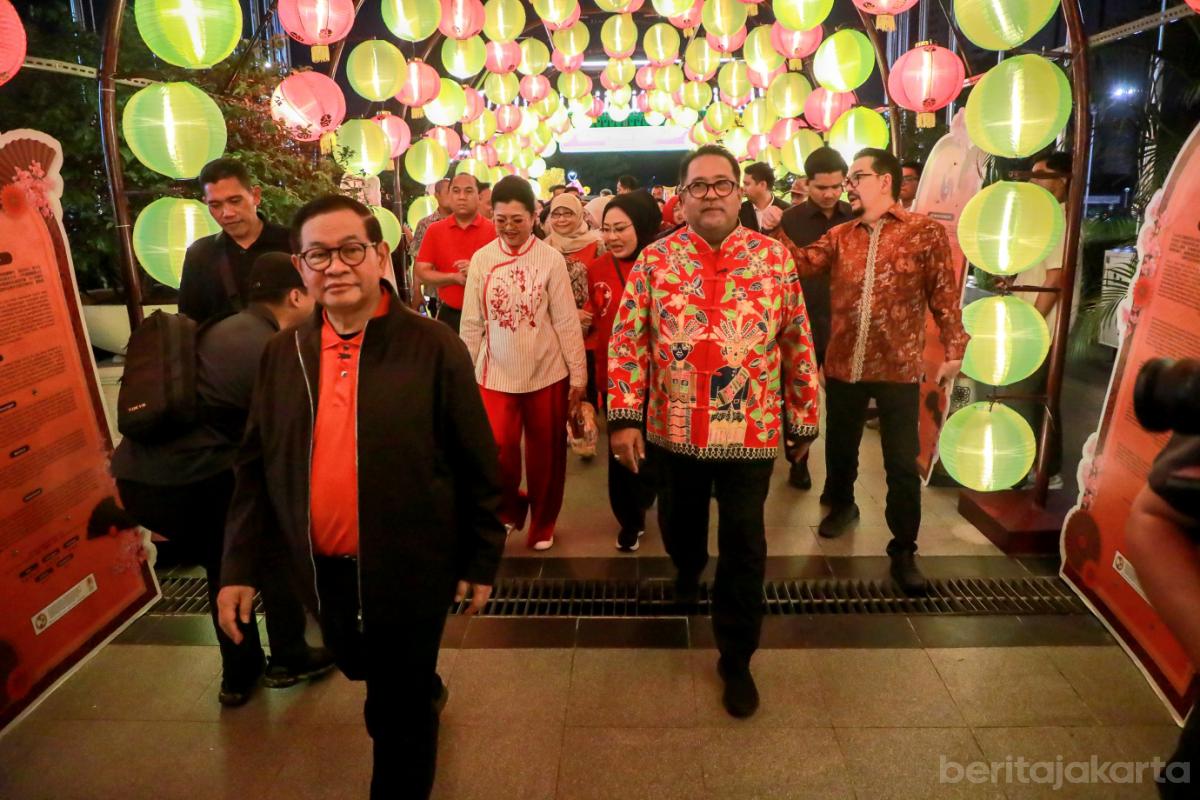 7 gub jakarta light festival imlek