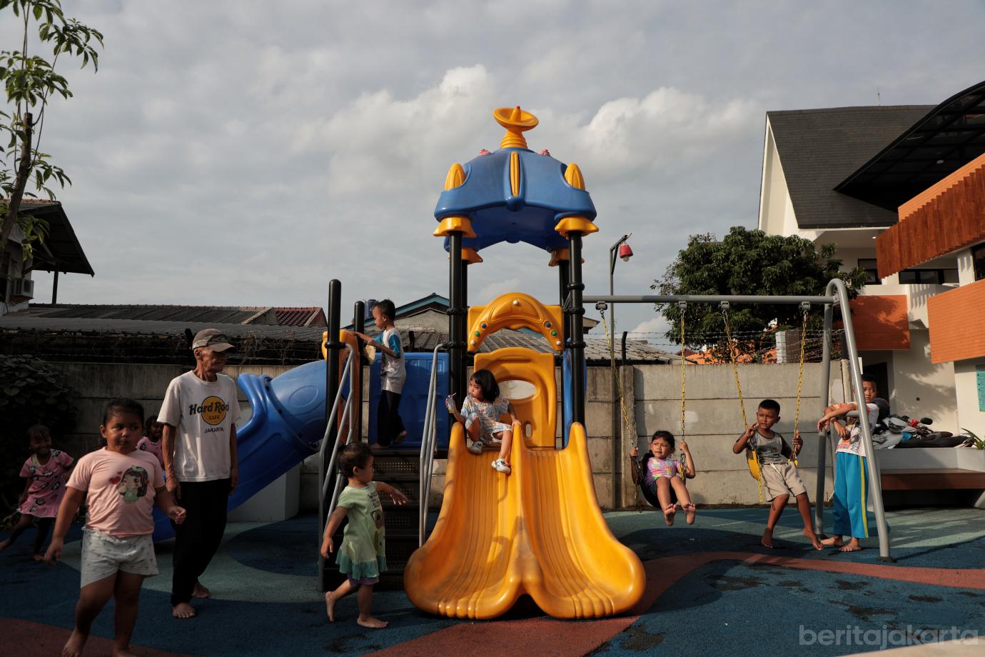 8.Ngabuburit di Embung Pekayon (1)