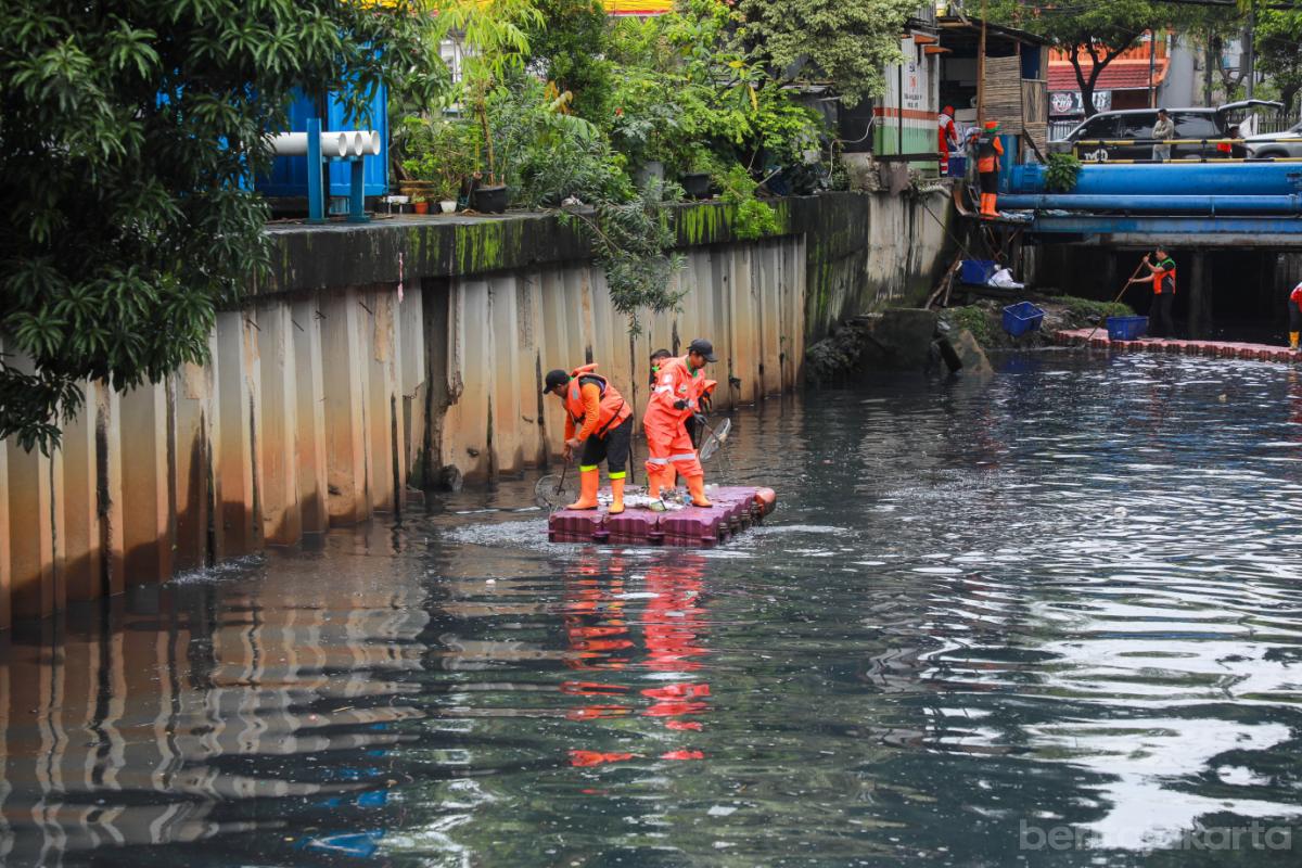 2wagub kerja bakti jaga jakarta