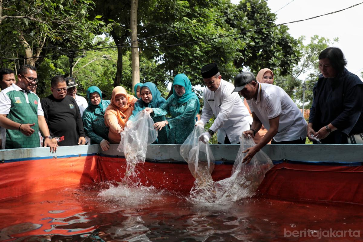 7.Tanam Cabai Serentak Jakarta Selatan