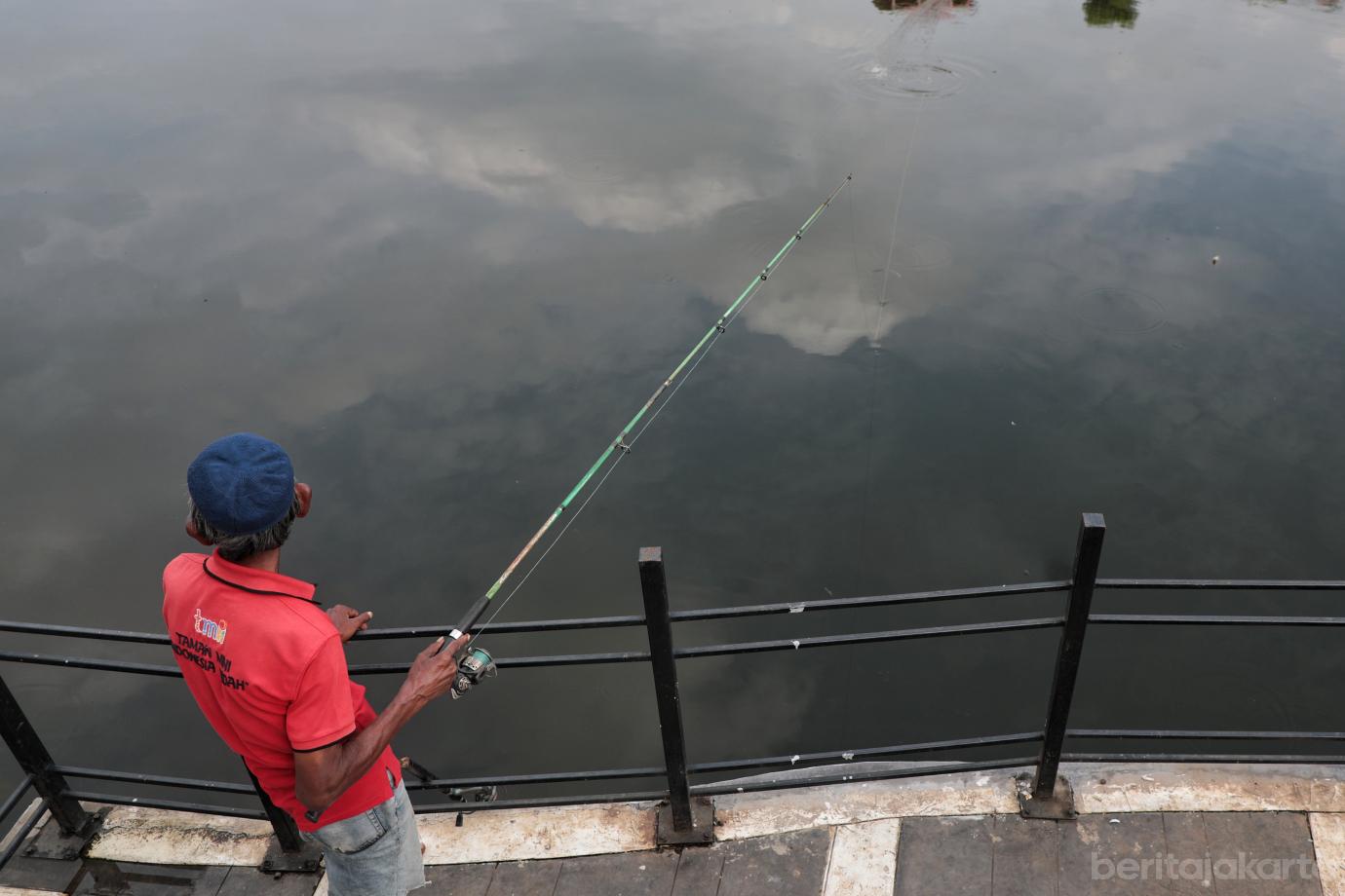 5.Ngabuburit di Embung Pekayon