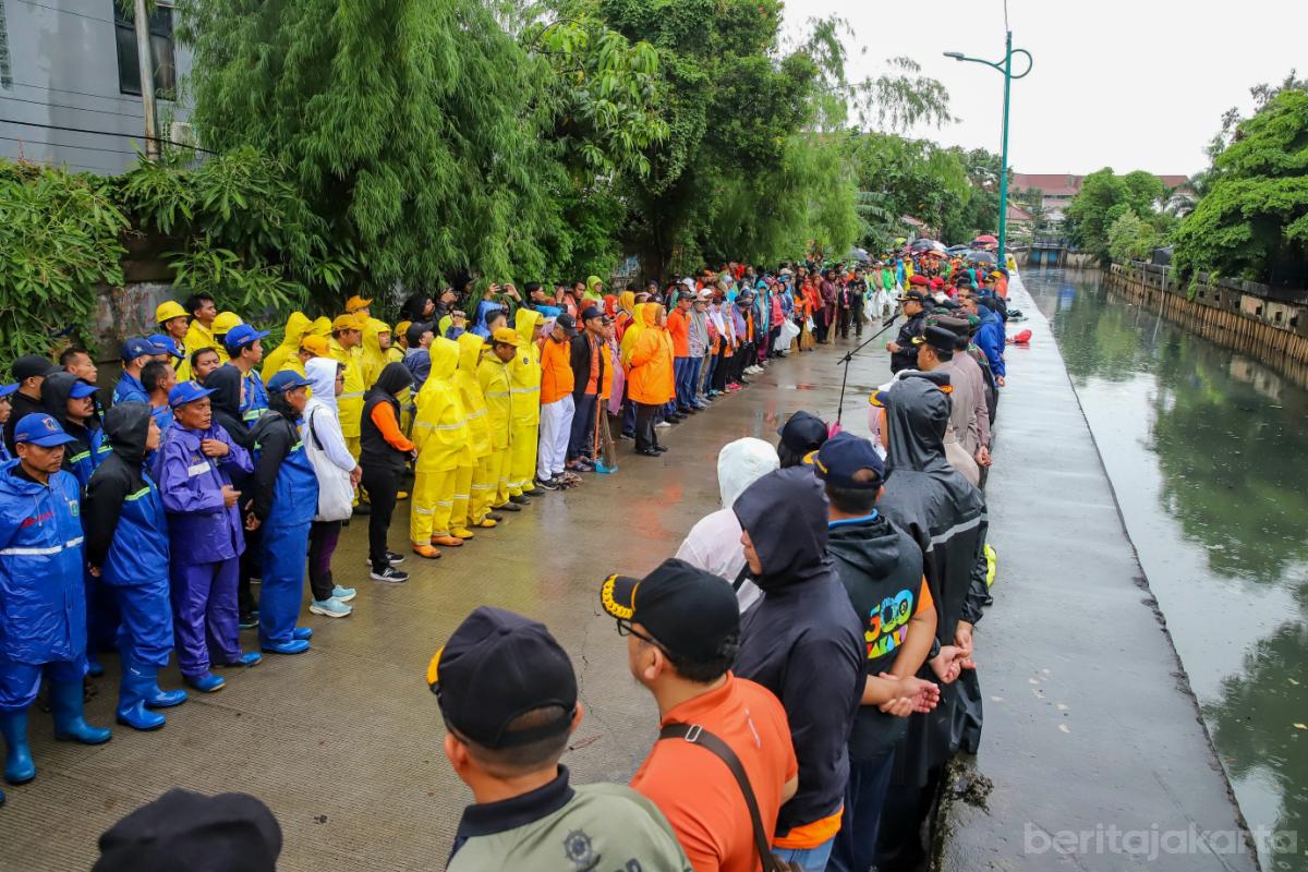 3wagub kerja bakti jaga jakarta
