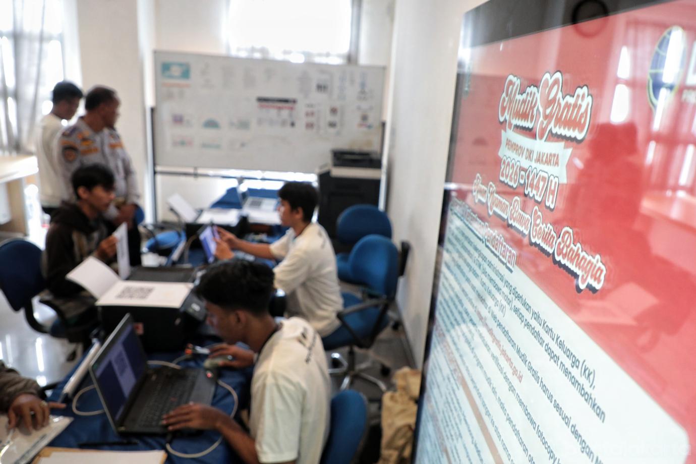 8.Verifikasi Mudik Gratis di Sudinhub Jaktim