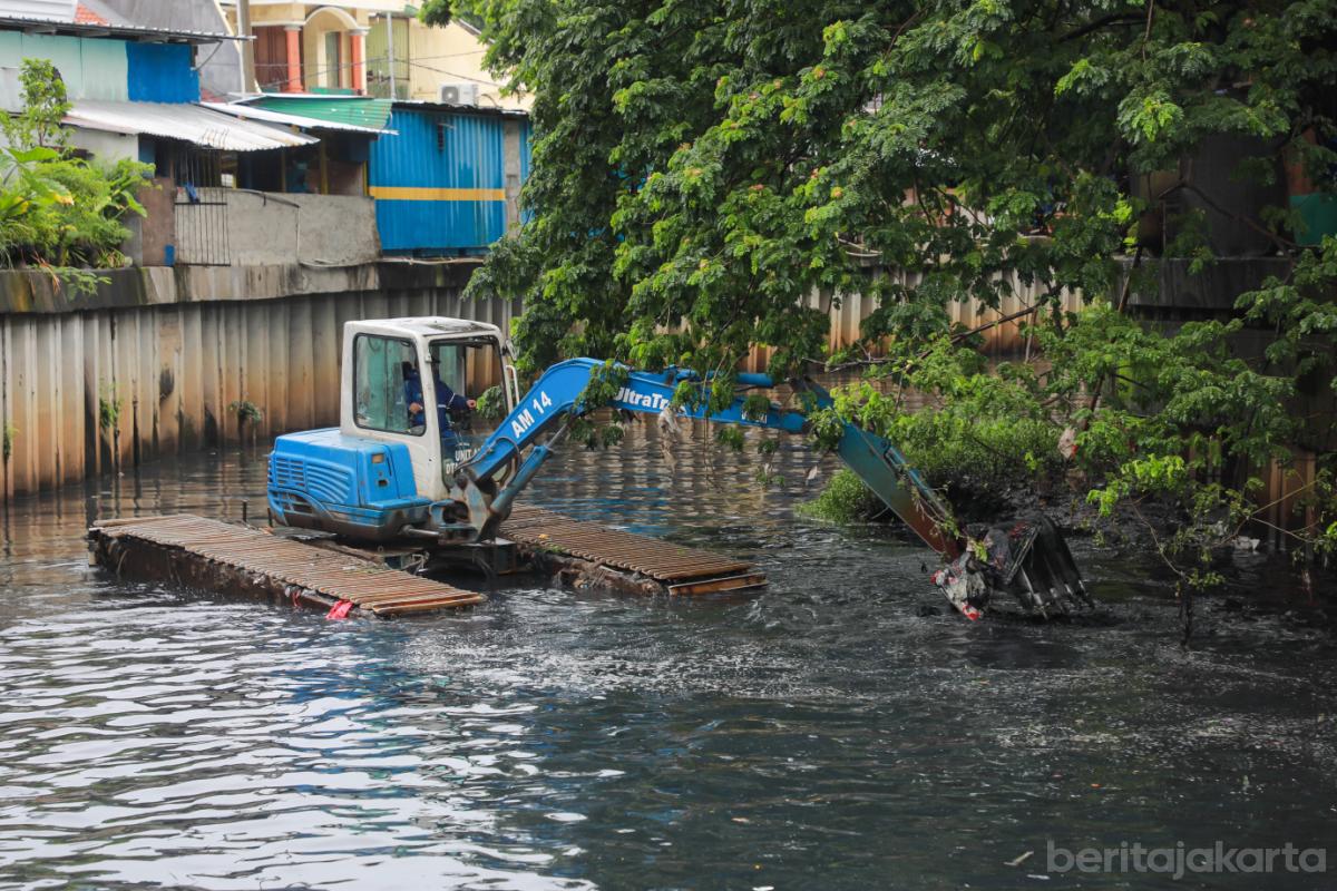 4wagub kerja bakti jaga jakarta