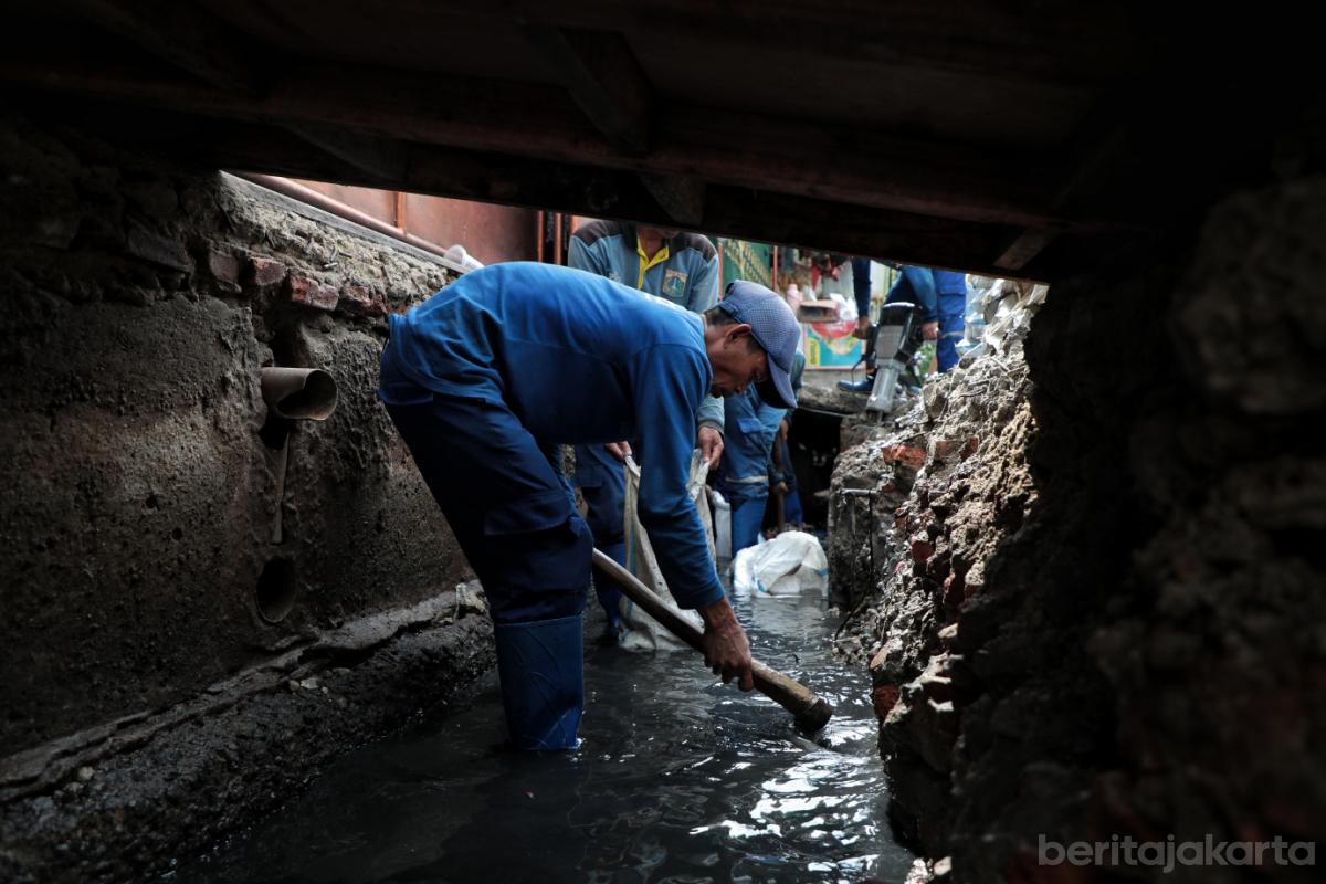 1.Satpel SDA Tanah Abang Perbaikan Saluran di Petamburan 
