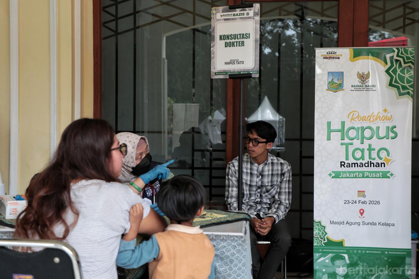 1.Hapus Tato Gratis di Masjid Sunda Kelapa Sasar 100 Warga