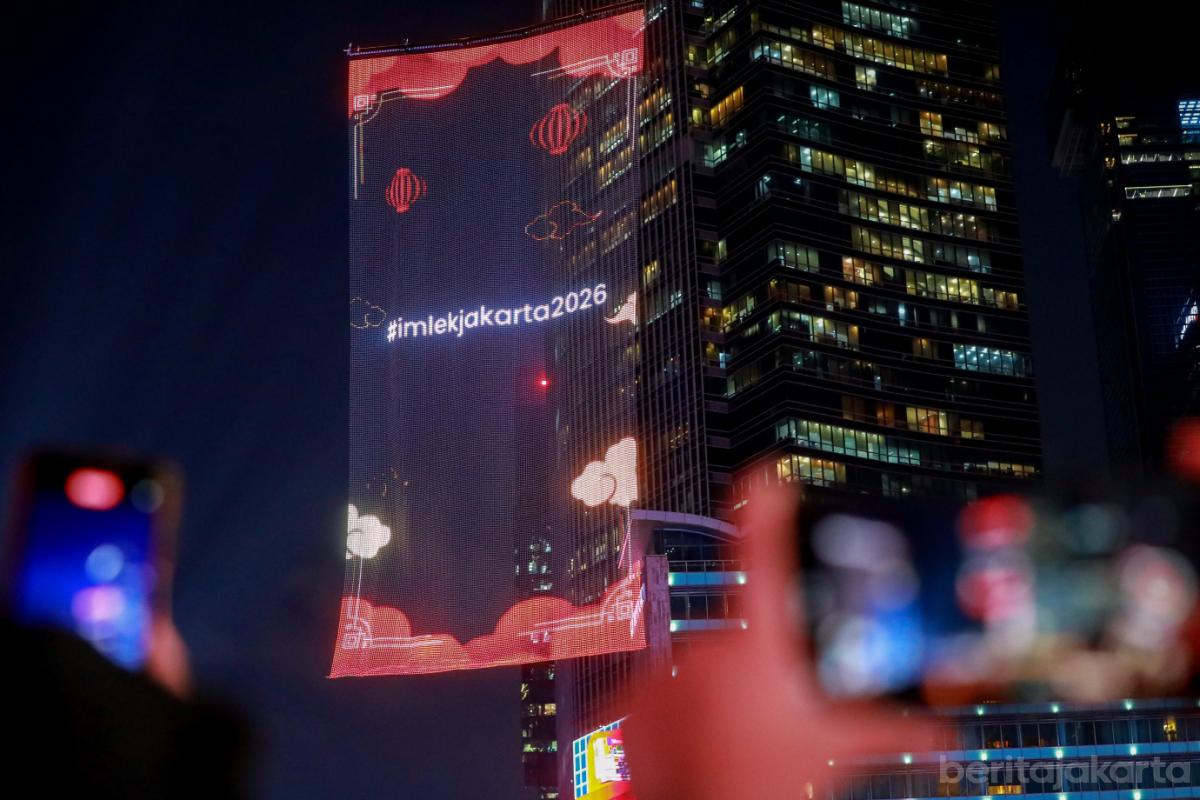 6 gub jakarta light festival imlek