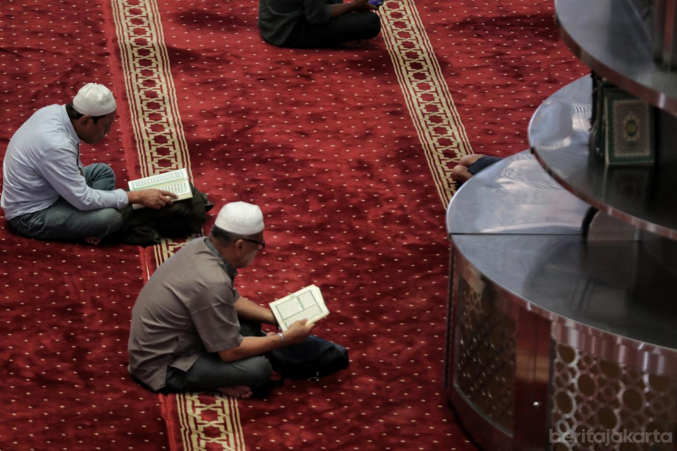 5.Tadarus Al Qur'an di Masjid Istiqlal
