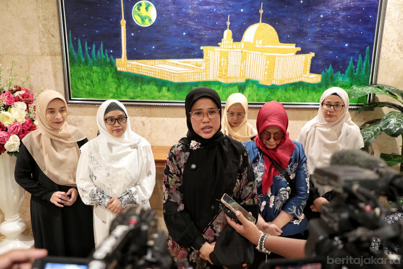 8.DWP DKI Bagikan Alquran di Masjid Istiqlal