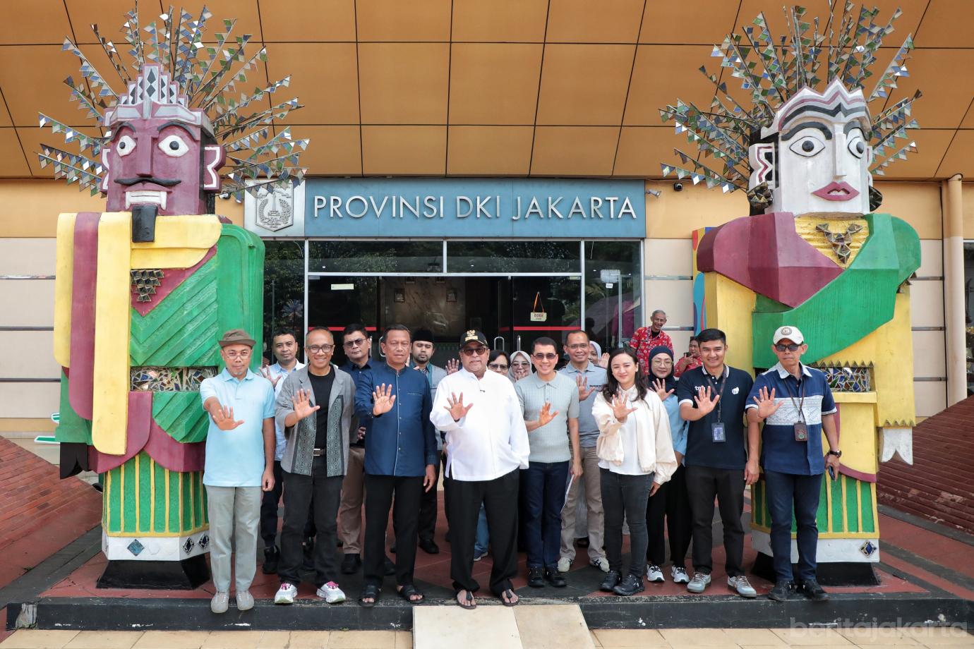 6.Tinjau Anjungan DKI Jakarta di TMII, Wagub Siapkan Revitalisasi Berbasis Digital