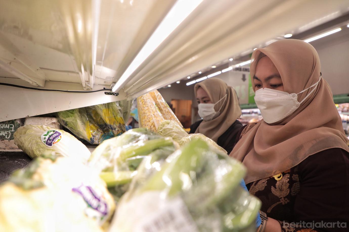 4.Sudin KPKP Jakbar Lakukan Monitoring Pengawasan Produk