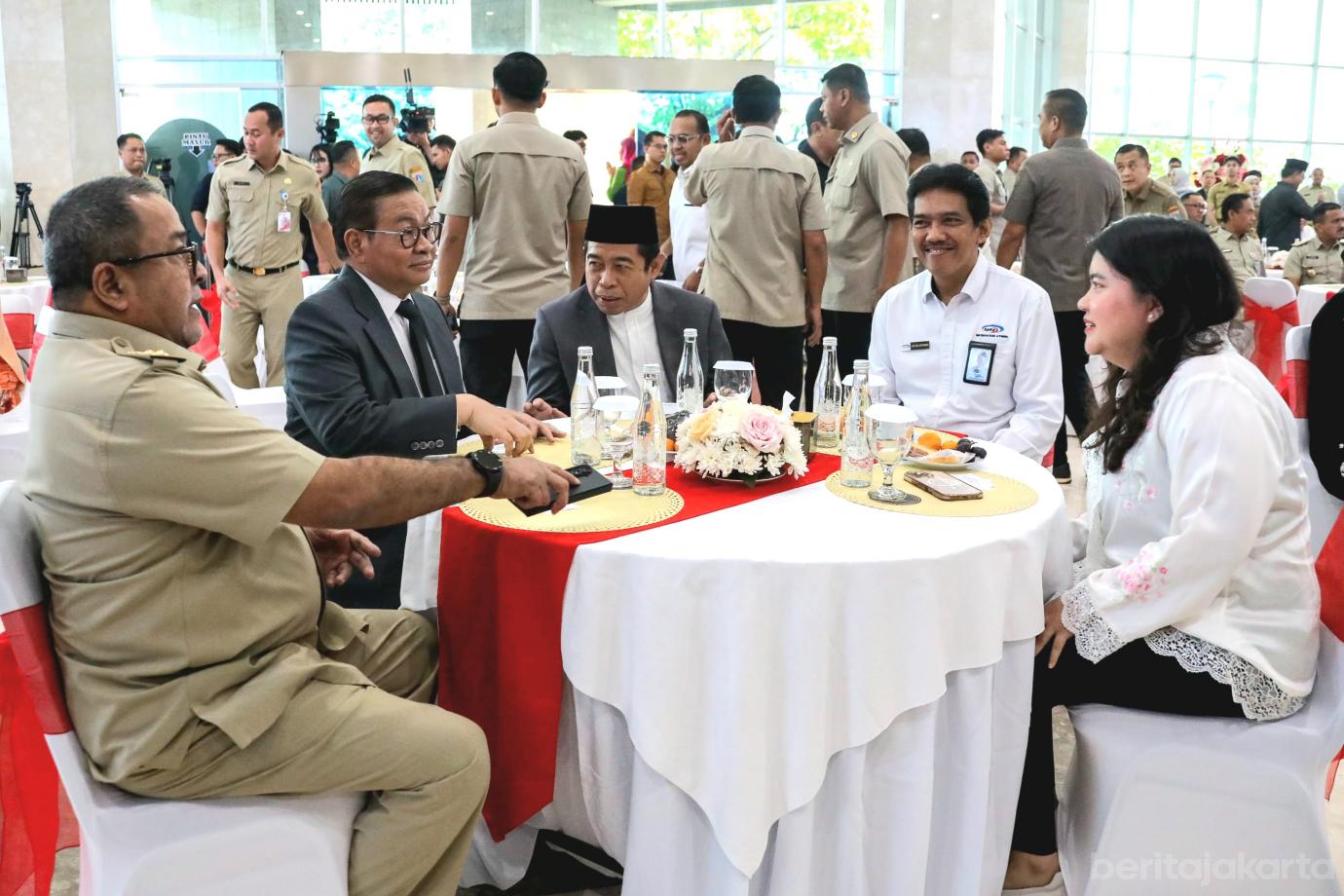 4 1 halalbihalal dprd dki