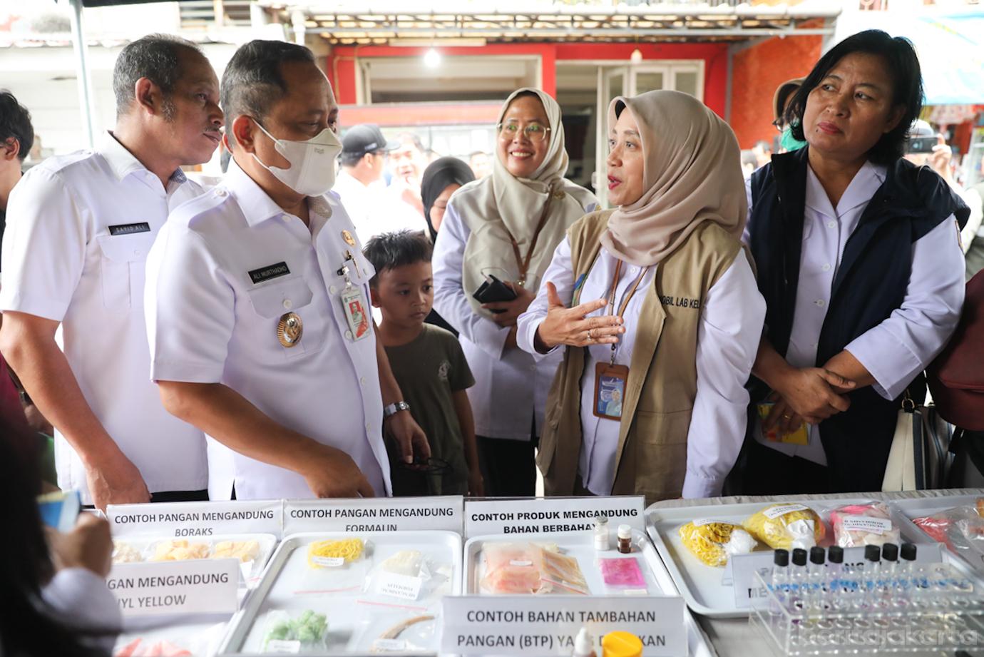 BPOM DKI Cek Takjil 7