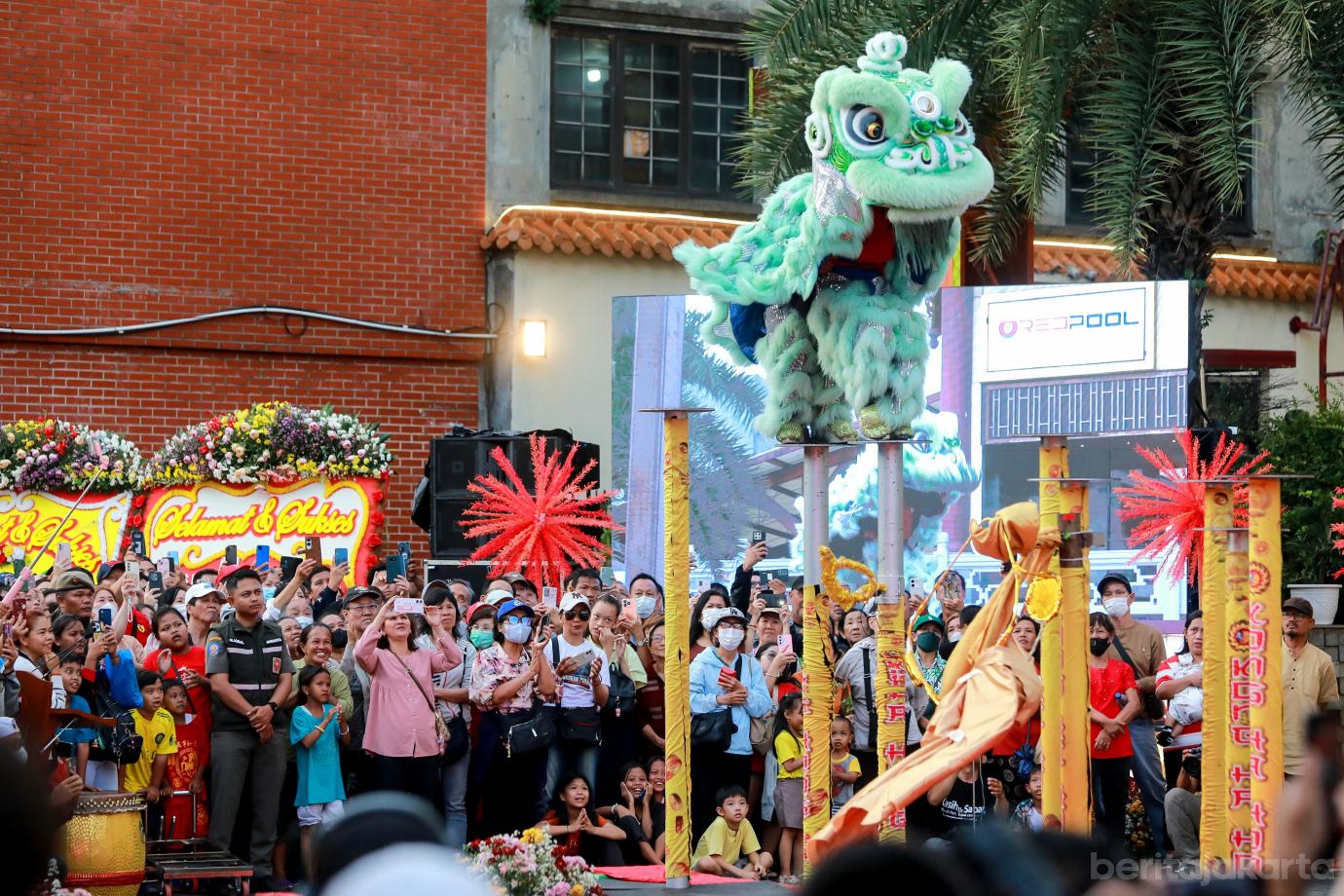 <?//= $potret[0]->photo_filename ?>