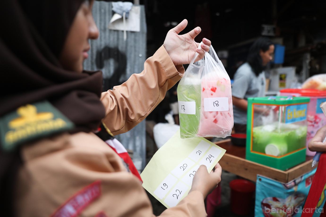 BPOM DKI Cek Takjil 4