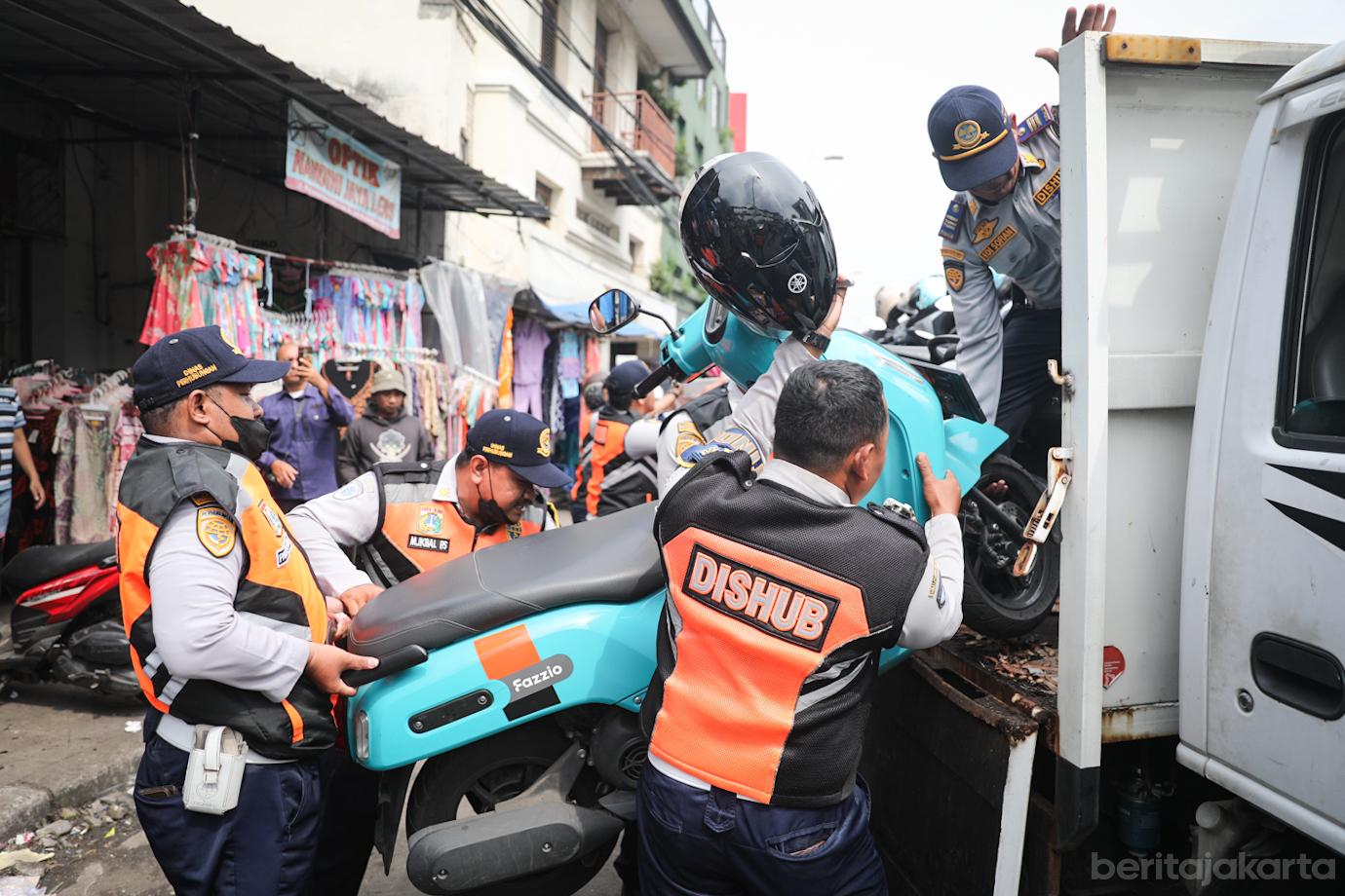 Razia Parkir Liar Jatinegara 2