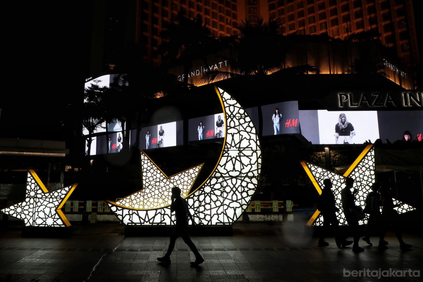 3.Jakarta Light Festival Ramadan di Bundaran HI  (1)