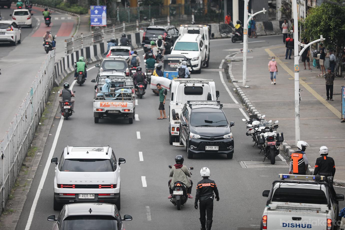 Razia Parkir Liar Jatinegara 7