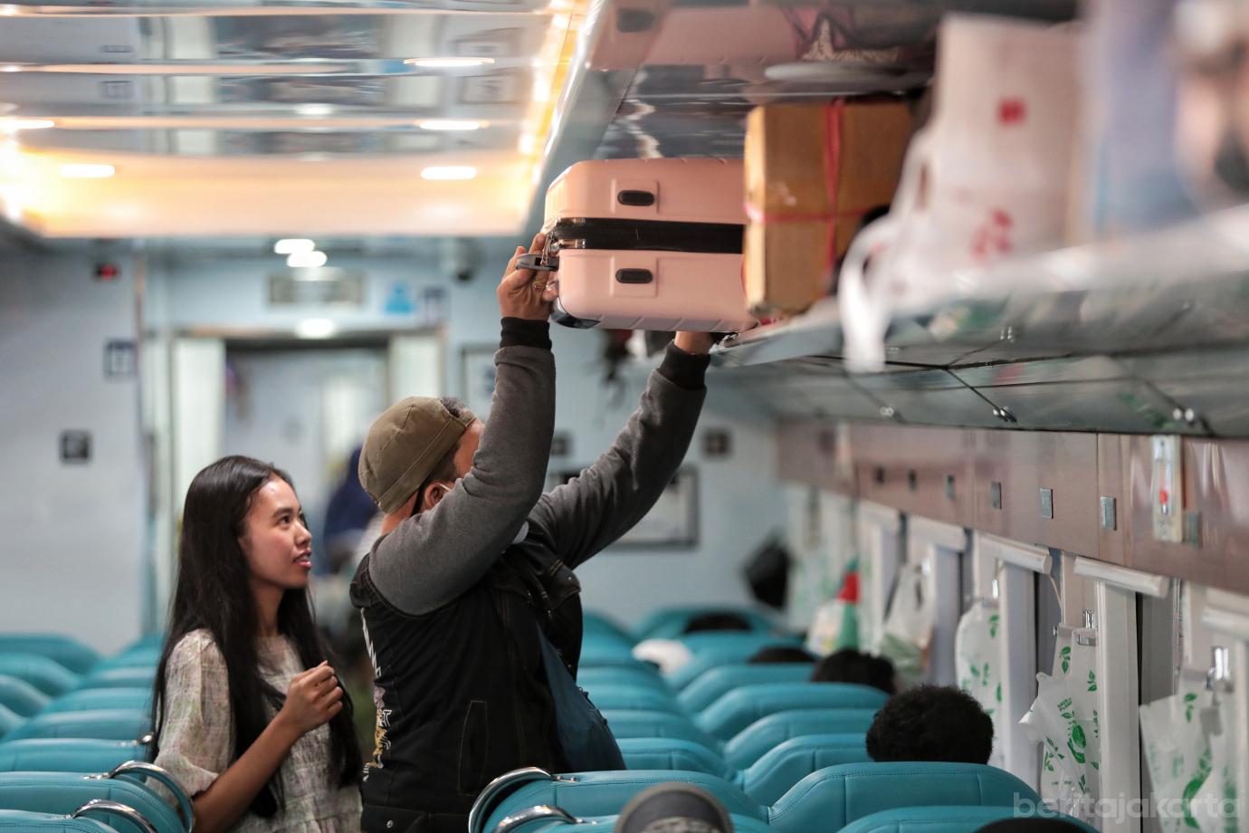 9.H 2 Mudik Lebaran 2026 di Stasiun Pasar Senen