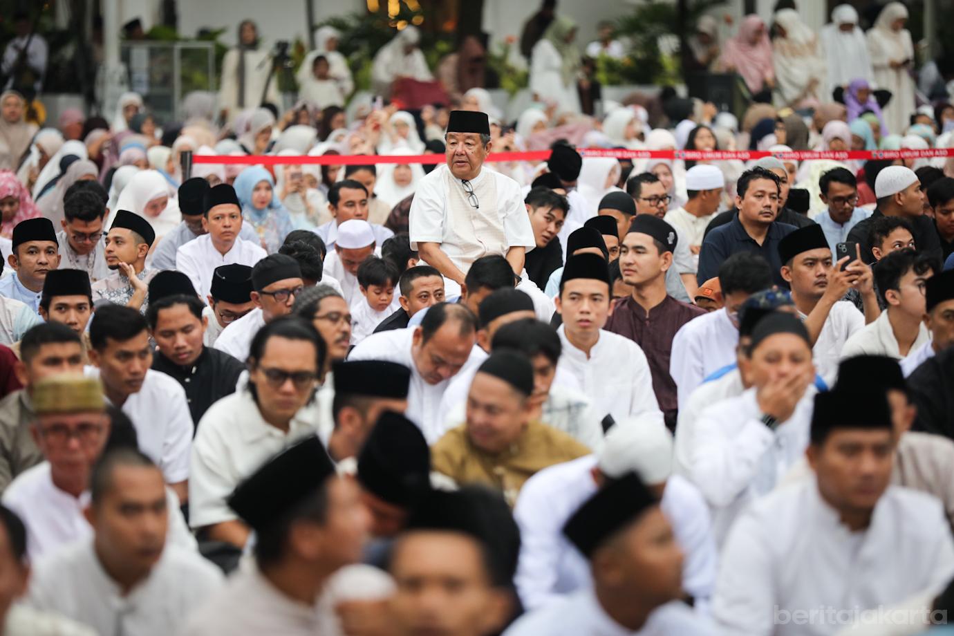 Salat Id Balai Kota 1