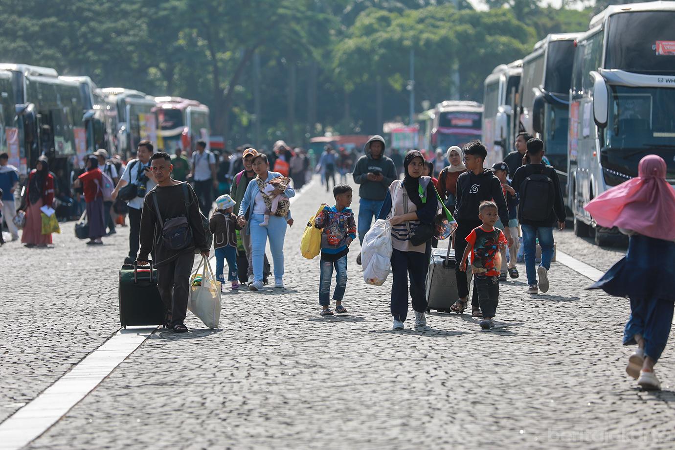 Gub wagub lepas mudik gratis monas 2026 01