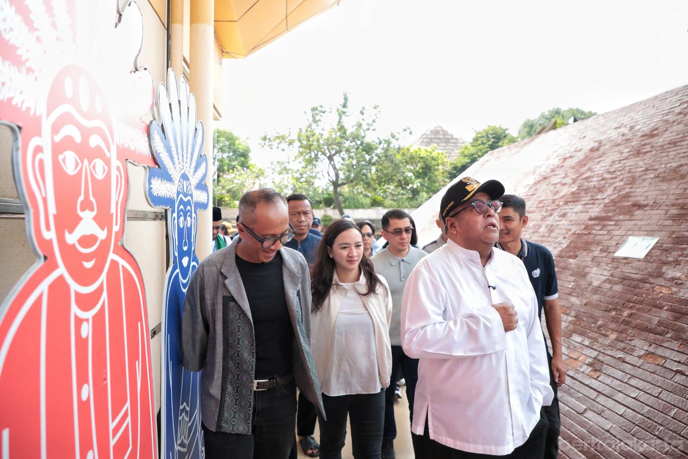 5.Tinjau Anjungan DKI Jakarta di TMII, Wagub Siapkan Revitalisasi Berbasis Digital