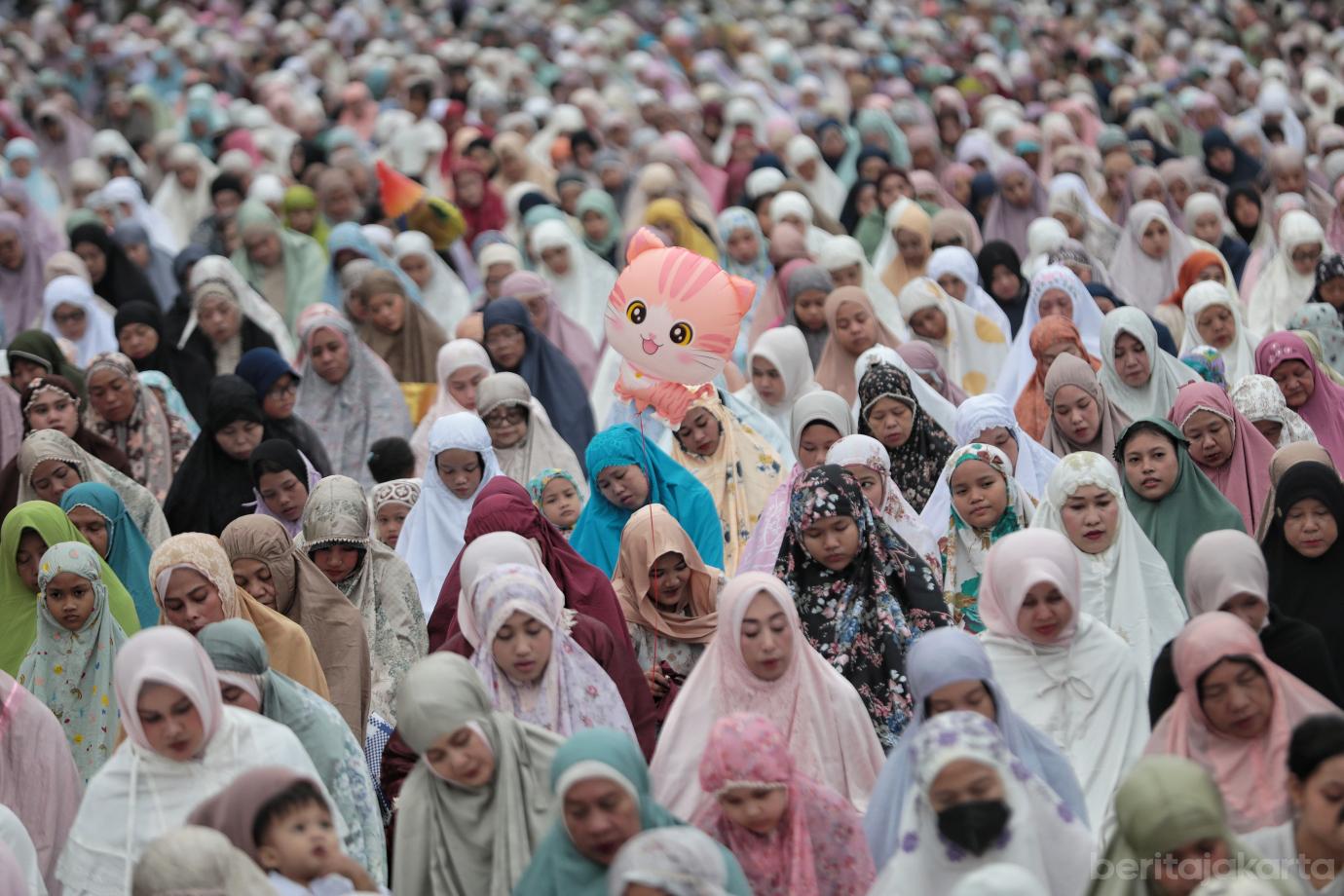 7.Shalat Idul Fitri di Jatinegara Wujud Toleransi Beragama