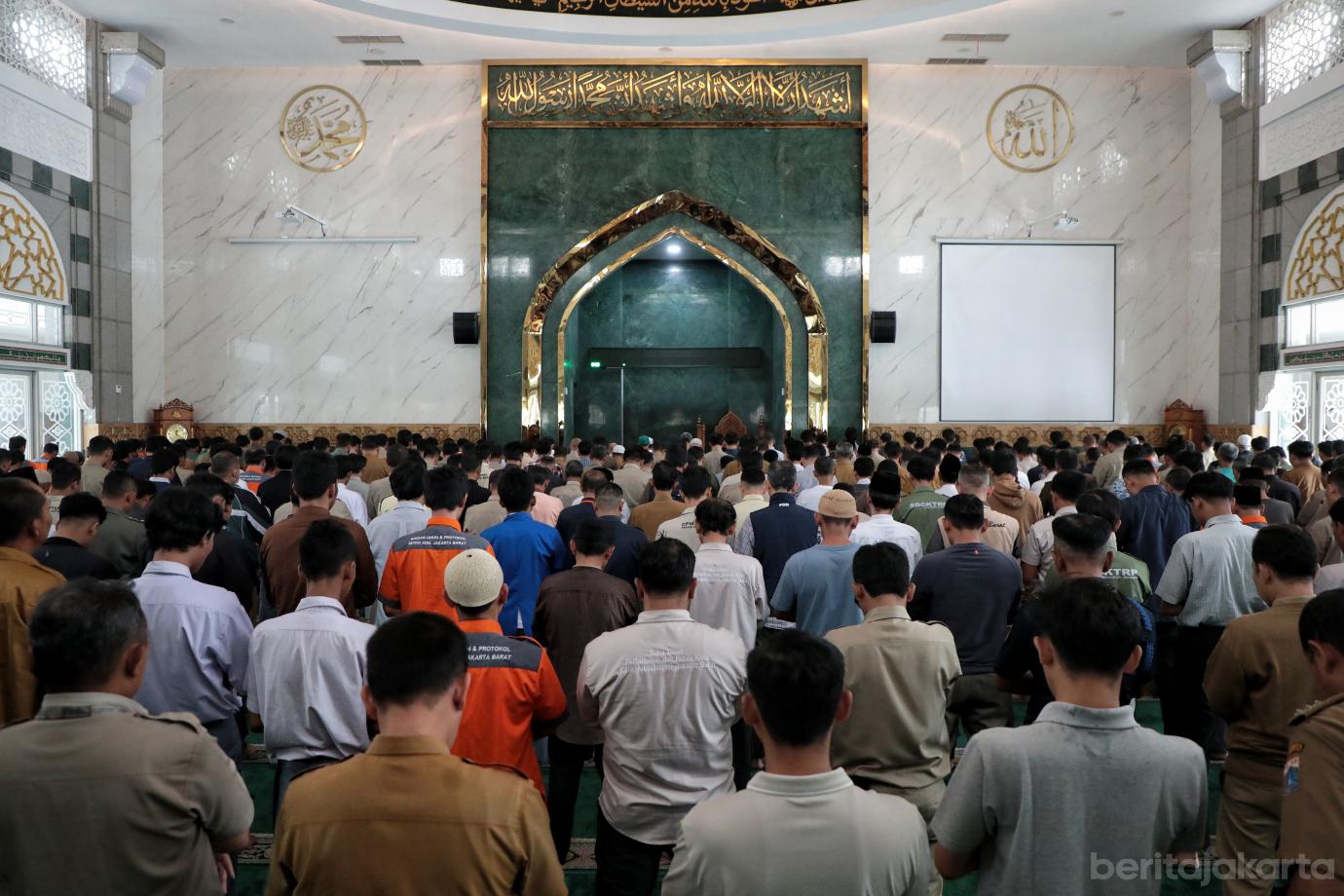 6.Masjid Assahara Yang Bernuansa Masjid Nabawi 