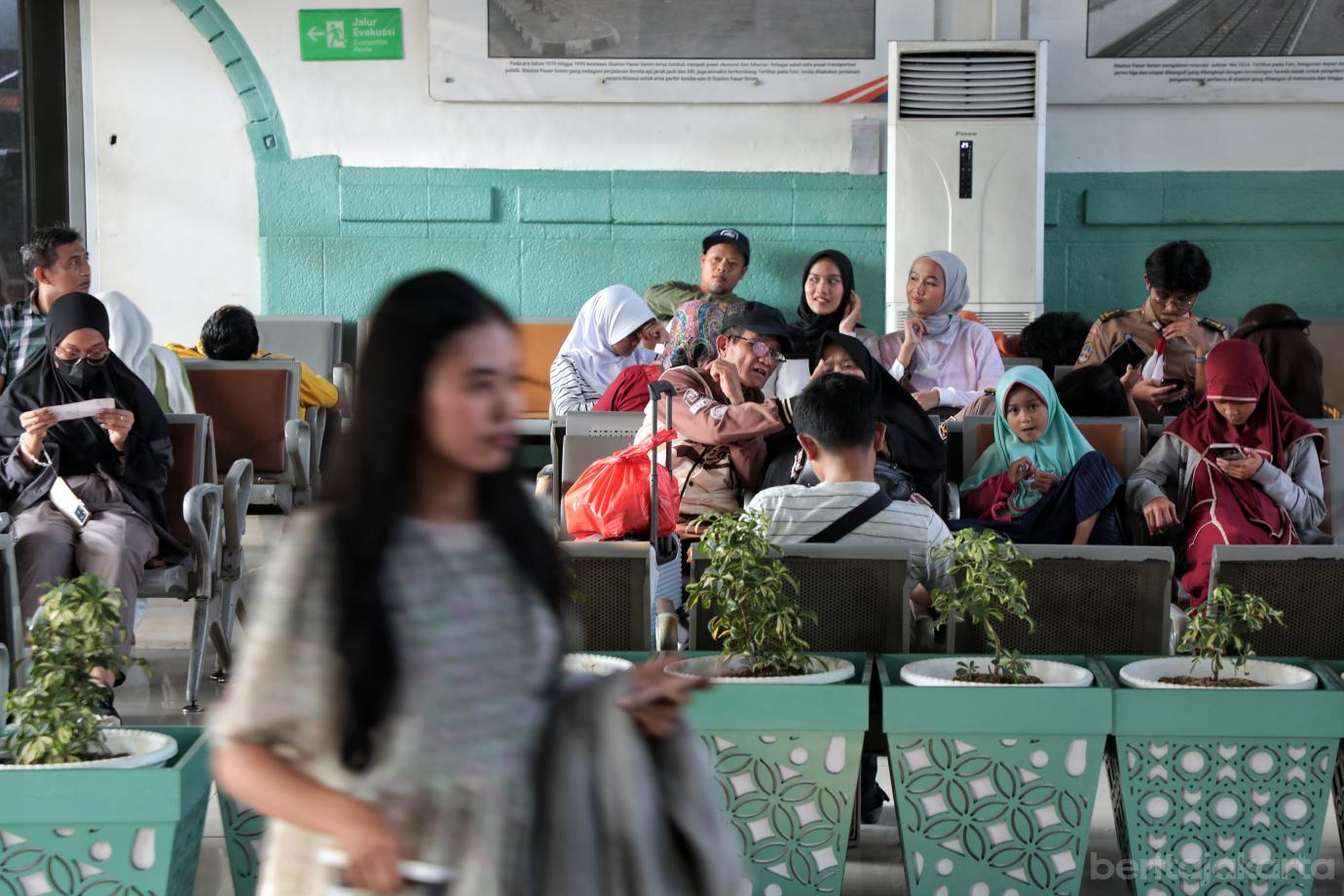 2.H 2 Mudik Lebaran 2026 di Stasiun Pasar Senen