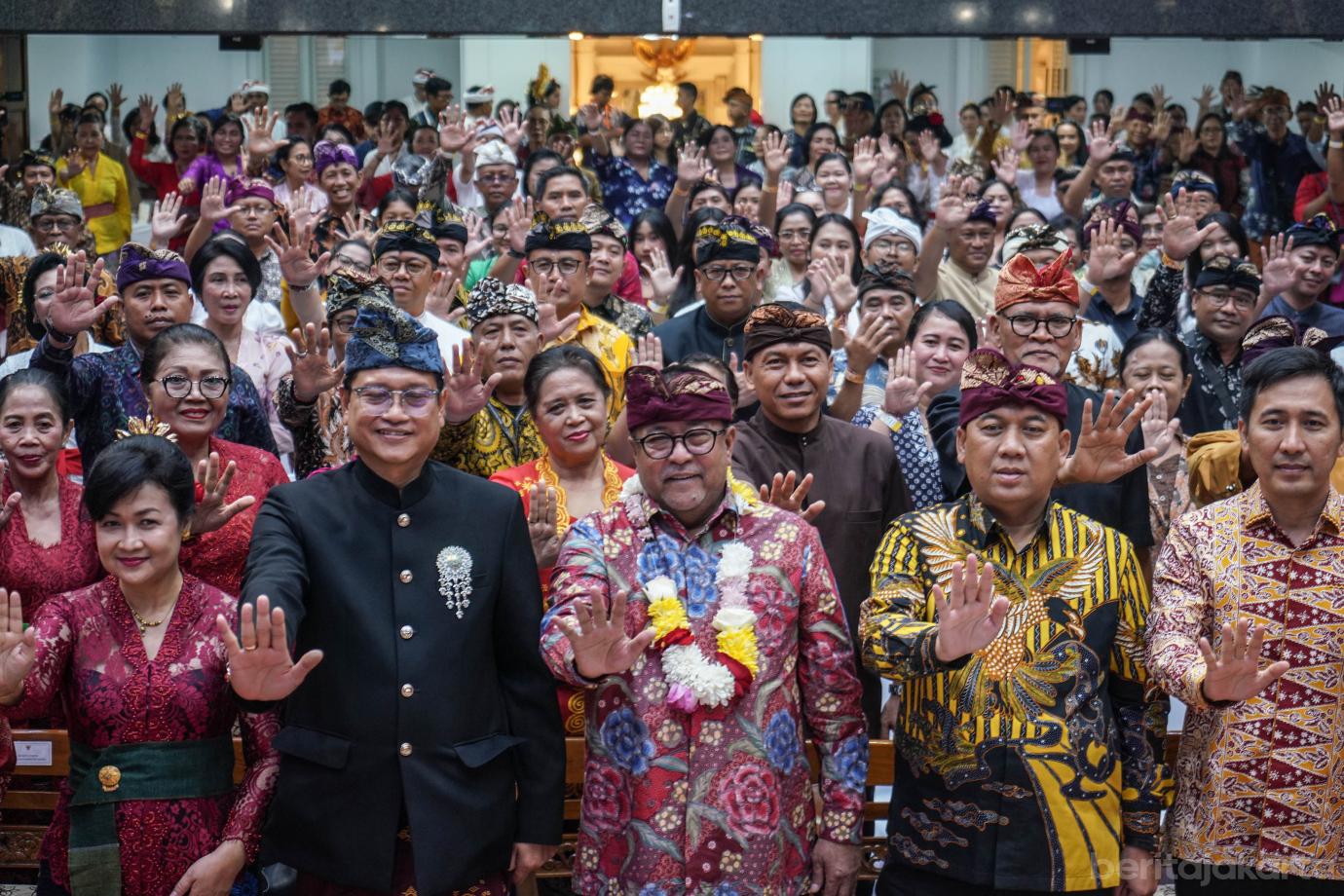 6 Wagub Rano Karno Ikuti Dharma Santi Nyepi 6
