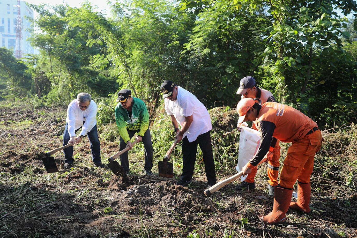 <?//= $potret[0]->photo_filename ?>