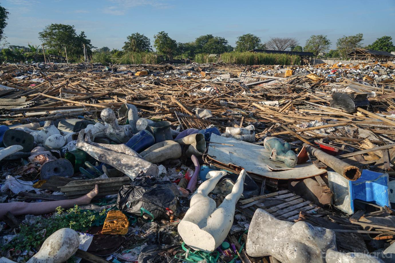6 Wagub Rano Karno Ikuti Kerja Bakti Terpadu di Kamal Jakarta Barat 1
