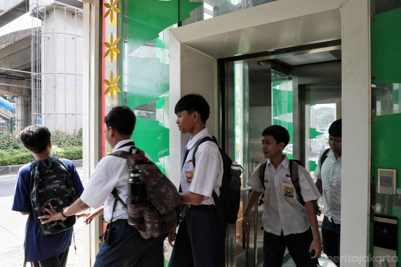 4.Lift Lenteng Agung Aktif Kembali