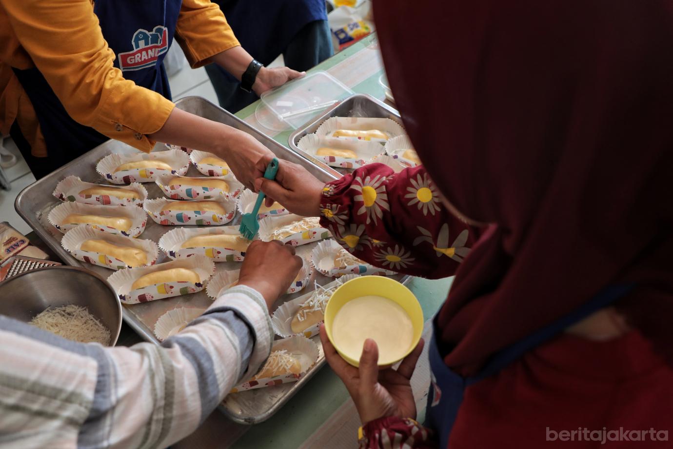 6.Pelatihan Pembuatan Kue di RPTRA Kemuning