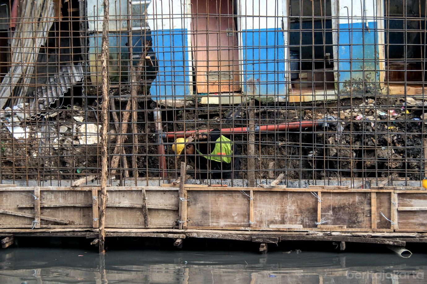 6 Normalisasi Kali Grogol untuk penanggulangan banjir Jakarta 6