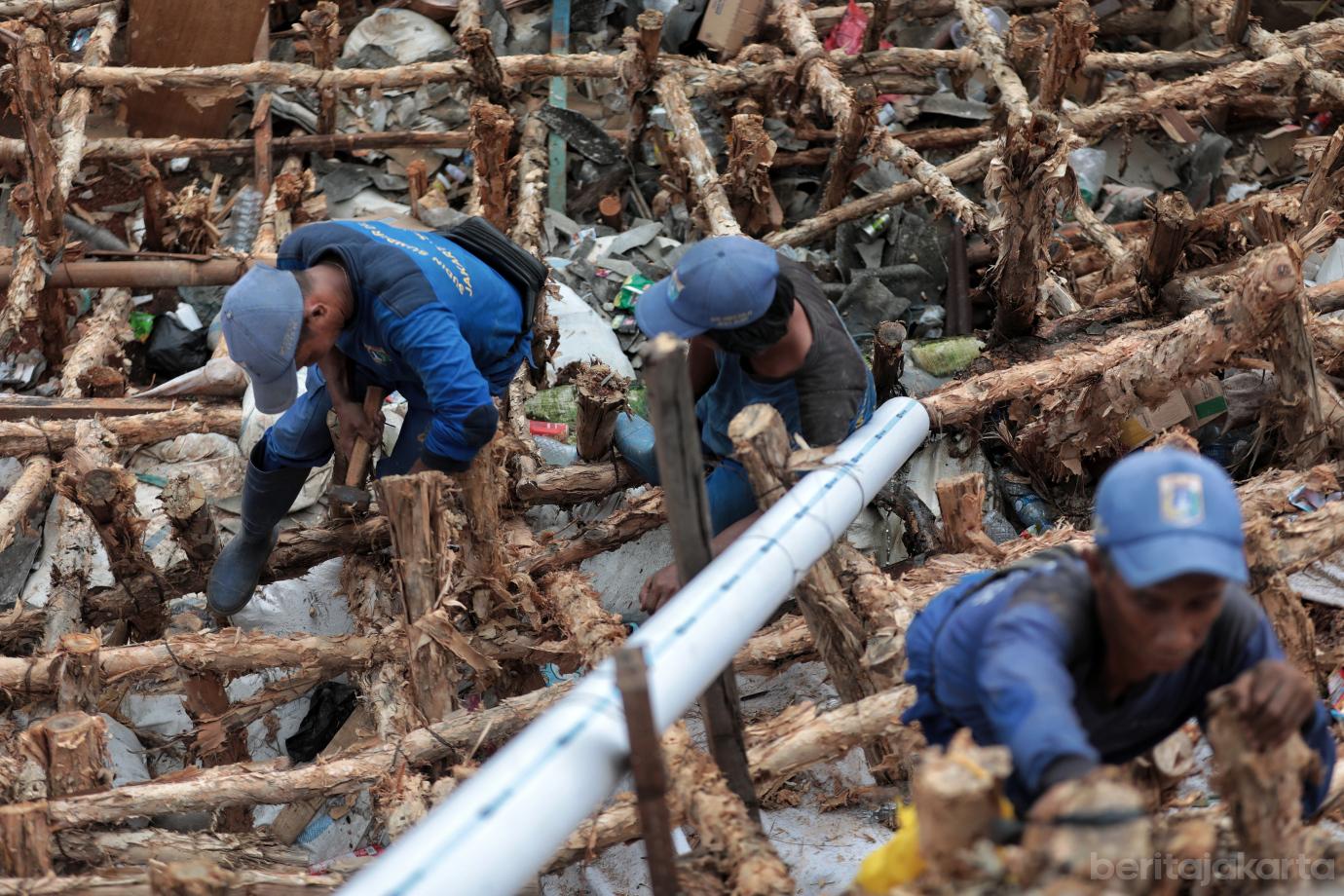 4.Penanganan Longsor Bantaran Kali Ciliwung