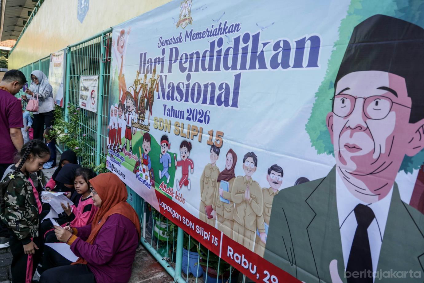 4 Ramainya Semarak Hari Pendidikan Nasional di SDN Slipi 15 4