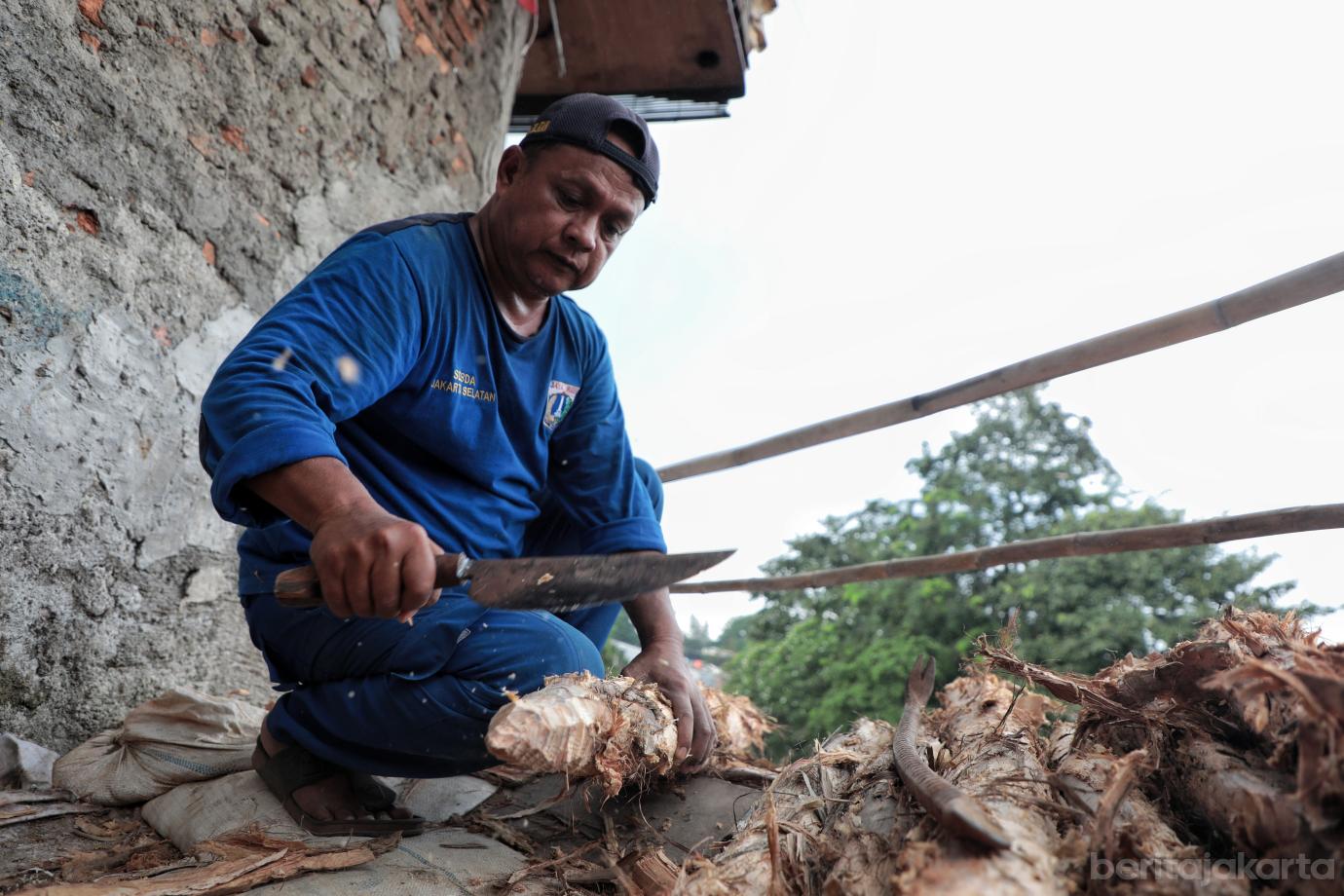 2.Penanganan Longsor Bantaran Kali Ciliwung