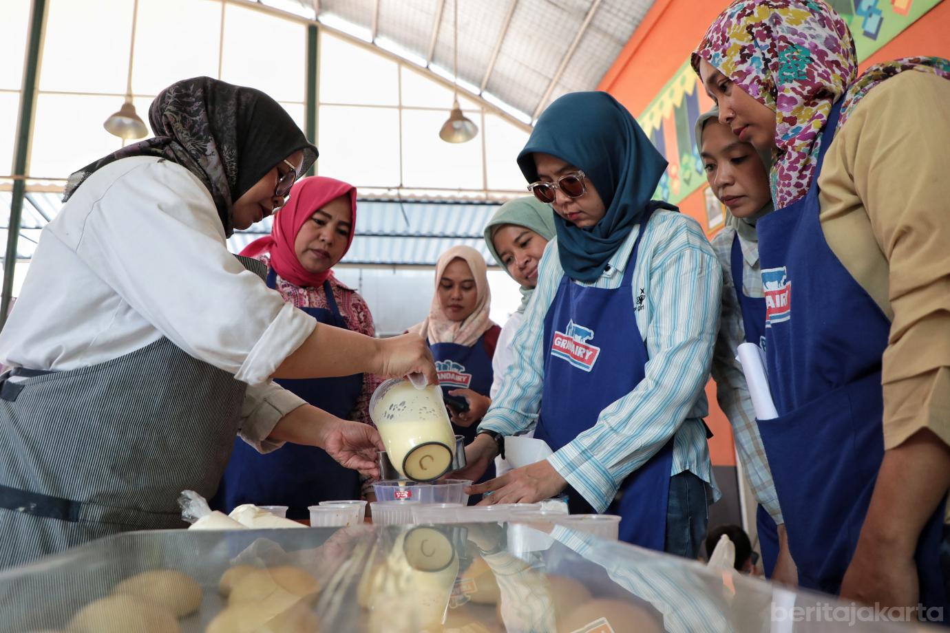 5.Pelatihan Pembuatan Kue di RPTRA Kemuning