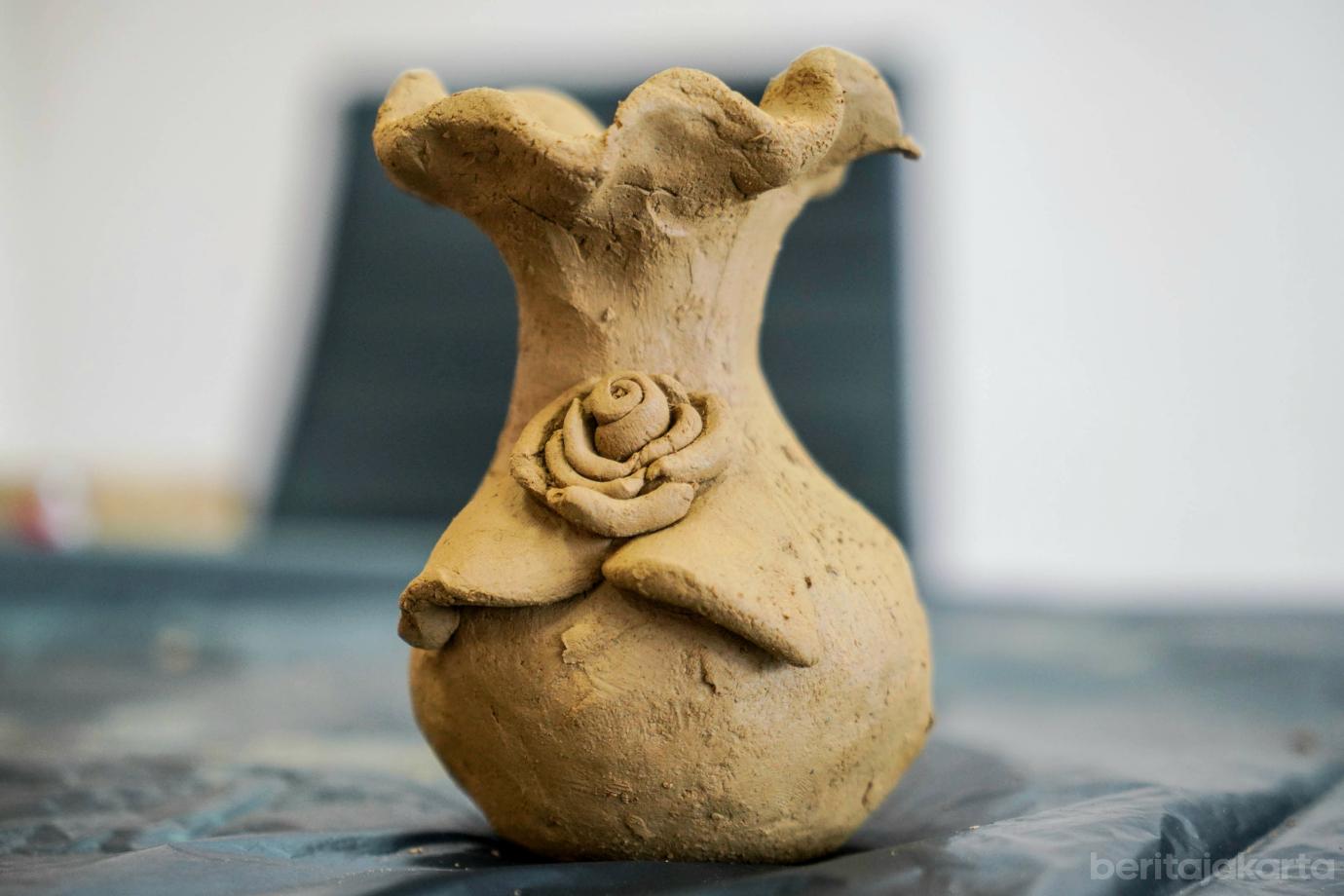 6 Pelatihan Membuat Kerajinan Tangan dari Tanah Liat 6