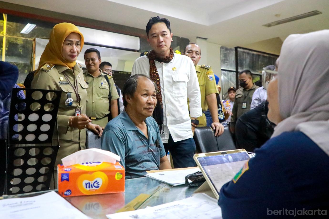 <?//= $potret[0]->photo_filename ?>