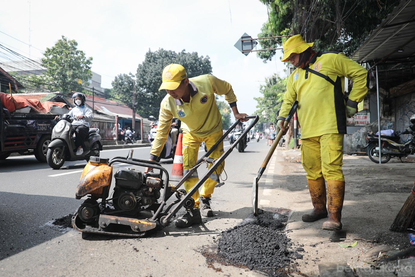 Aspal Jl Raya Bogor 2
