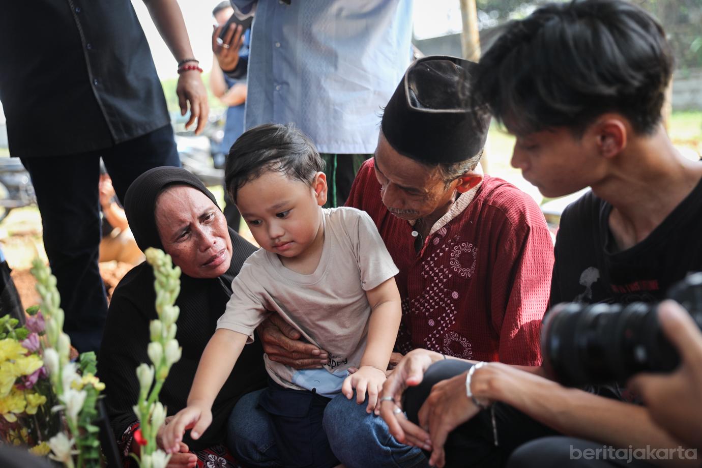 Pemakaman Korban Laka KRL 5