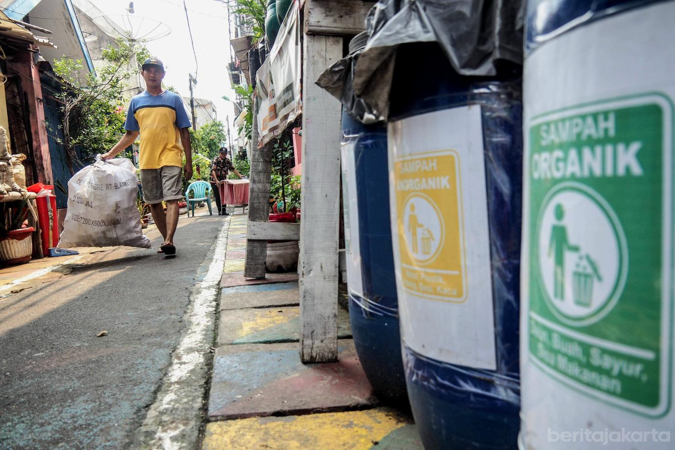 1 Bank Sampah Kelurahan Keagungan Hadirkan Program Sampah Menjadi Emas 1