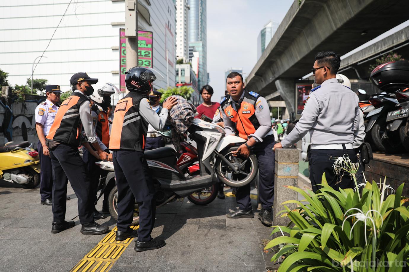 Penertiban Parkir Liar Satrio 3