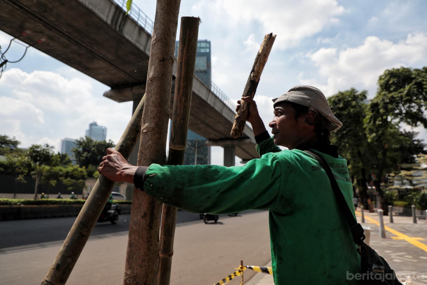5.Distamhut DKI Percantik Pedestrian Sisi Timur Jalan Rasuna Said
