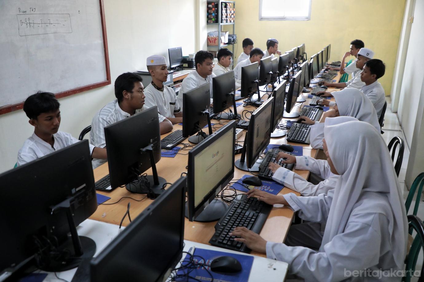 1.Jakarta Timur Tambah Sekolah Swasta Gratis