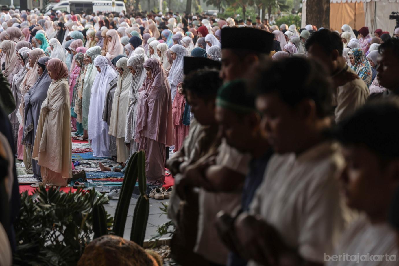 3 Pemprov DKI Jakarta menggelar Salat Idul Adha 1447 H 3